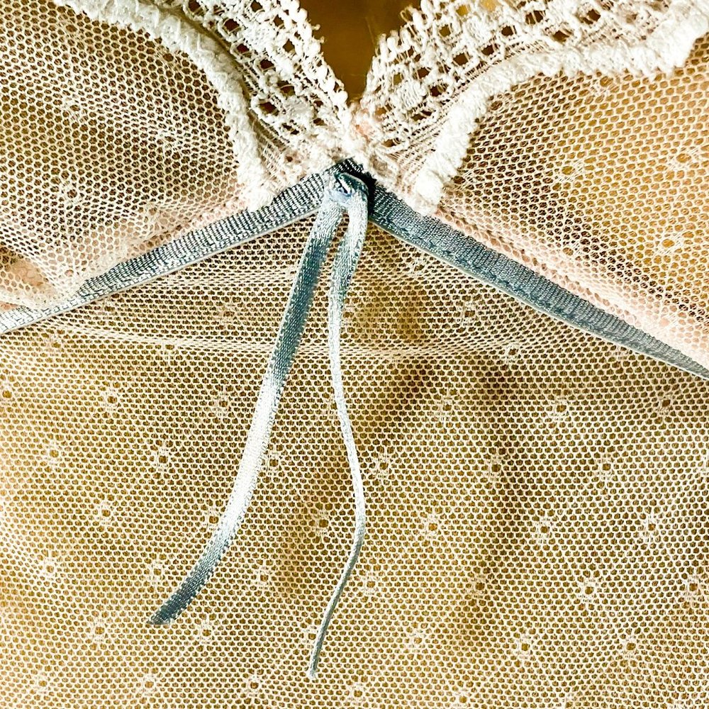 ▪️SIMPLY VERA▪️White Pink Sheer Swiss Dot Camisole - Picture 4 of 8